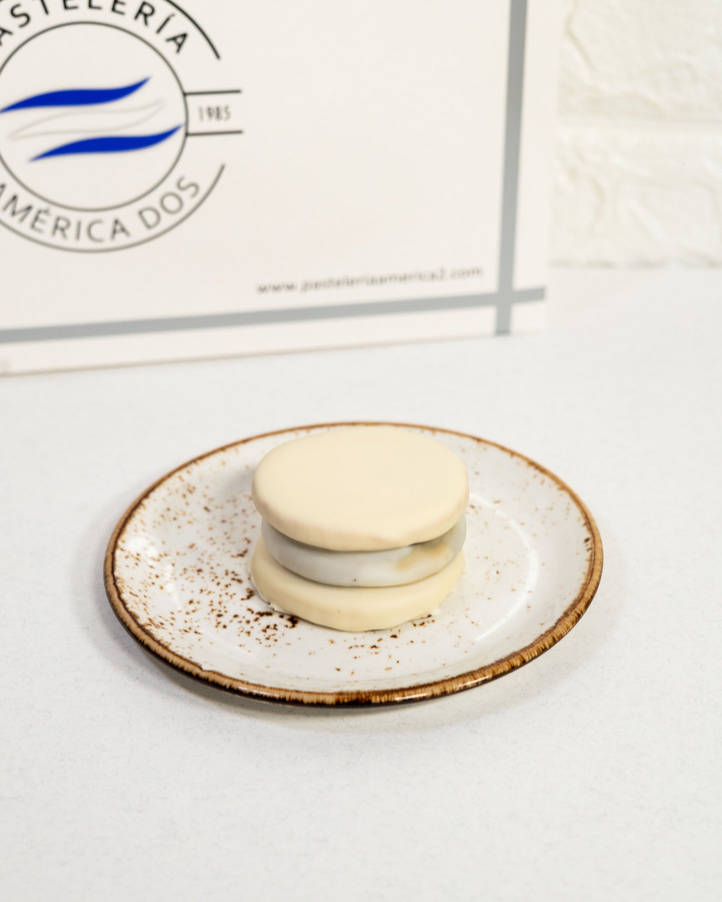 Alfajor de dulce de leche y chocolate blanco (individual)