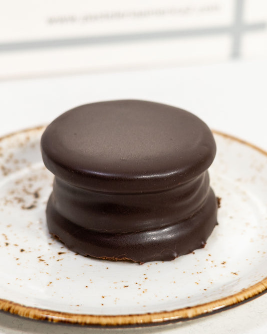 Alfajor de dulce de leche y chocolate negro (individual)