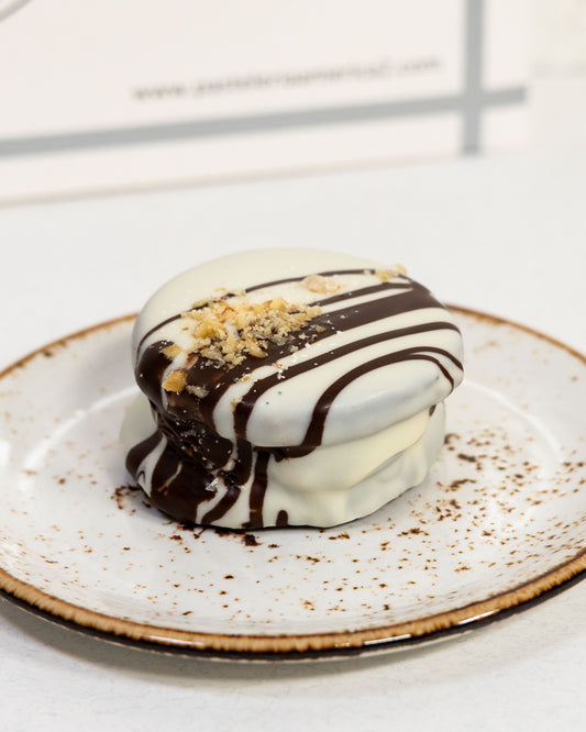 Alfajor marplatense de dulce de leche y chocolate blanco con nueces (individual)